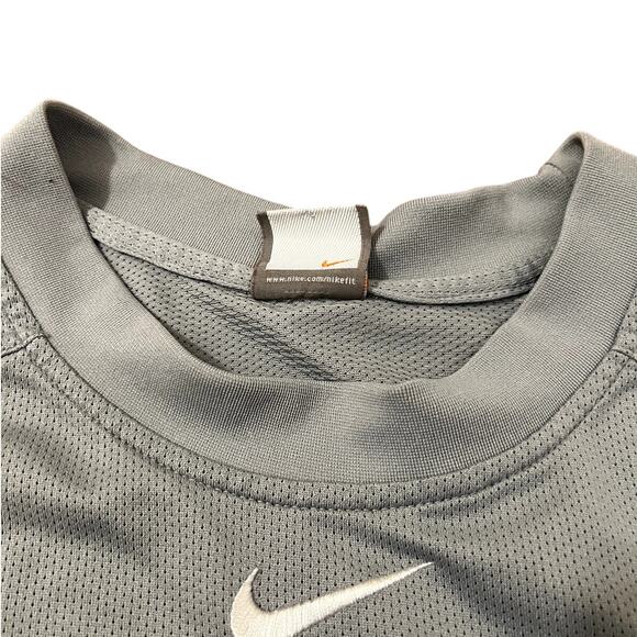 Y2K Nike FIT Gray Tank Top - Picture 4 of 6